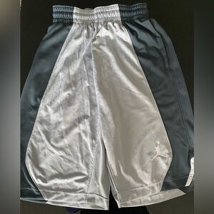 Like new mens Jordan shorts size Small